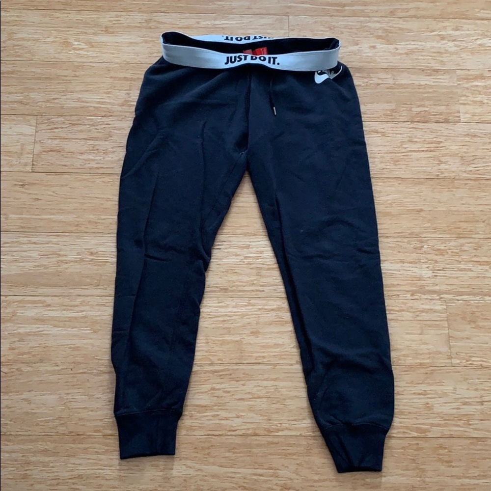 Women’s Nike joggers sweats - L